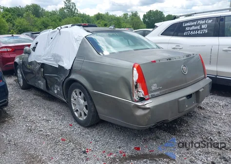 2010 Cadillac Dts Standard z USA, uszkodzony, nr VIN 1G6KA5EY6AU118178